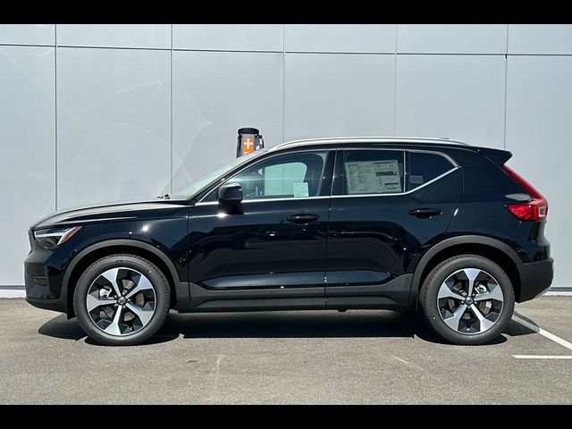 2025 Volvo XC40 Core Bright Theme