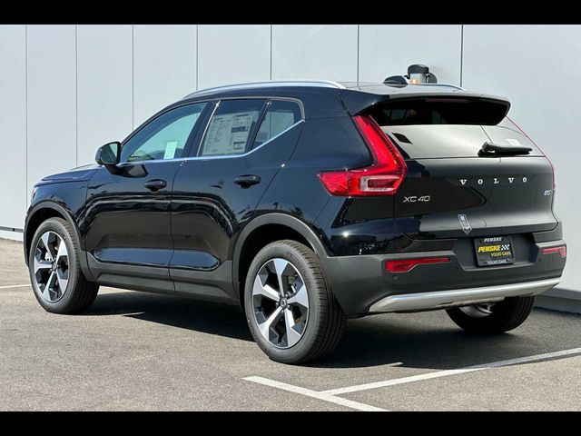 2025 Volvo XC40 Core Bright Theme