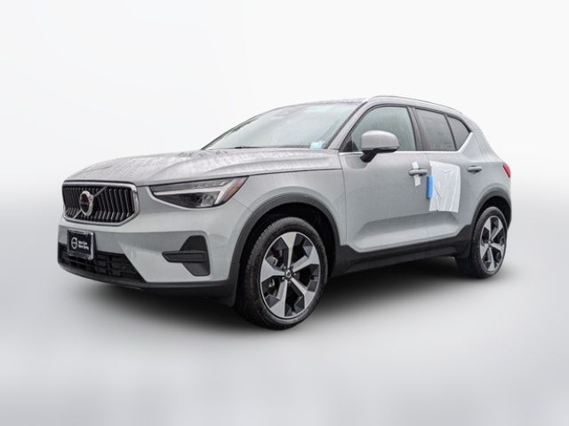 2025 Volvo XC40 Core Bright Theme