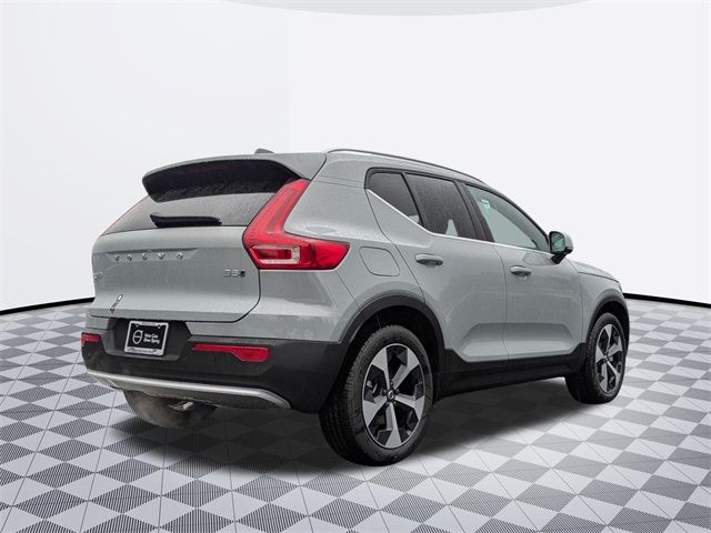 2025 Volvo XC40 Core Bright Theme