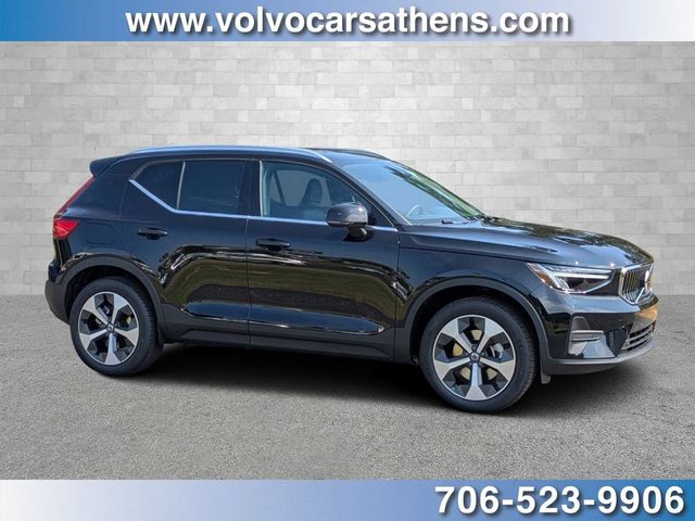 2025 Volvo XC40 Core Bright Theme