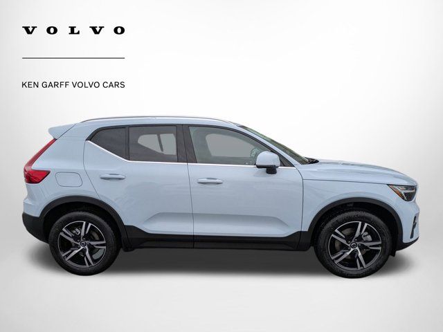 2025 Volvo XC40 Core Bright Theme