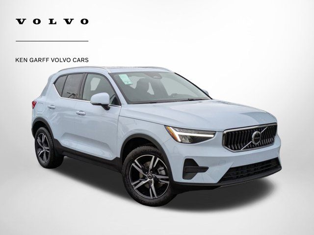 2025 Volvo XC40 Core Bright Theme