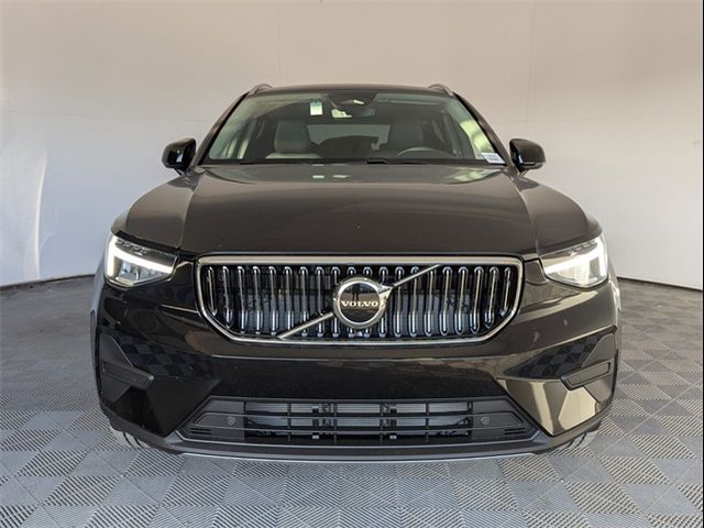 2025 Volvo XC40 Core Bright Theme