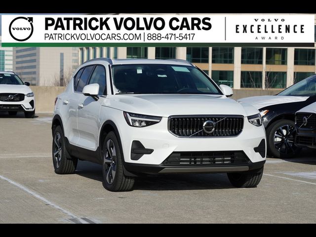 2025 Volvo XC40 Core Bright Theme