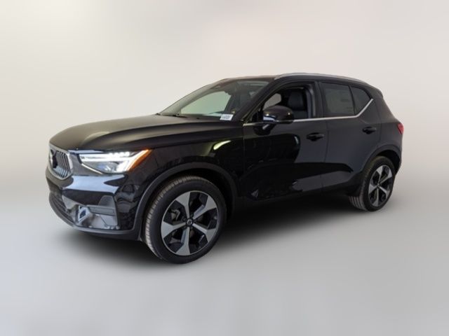 2025 Volvo XC40 Core Bright Theme