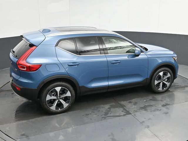 2025 Volvo XC40 Core Bright Theme