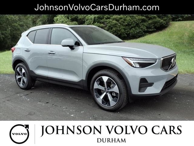 2025 Volvo XC40 Core Bright Theme