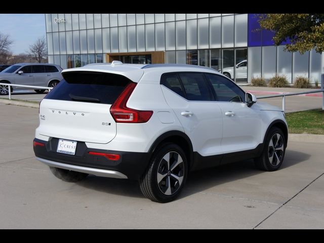 2025 Volvo XC40 Core Bright Theme