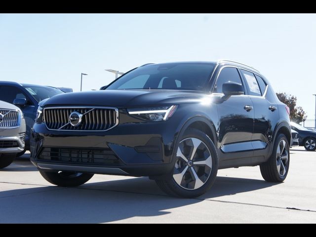 2025 Volvo XC40 Core Bright Theme