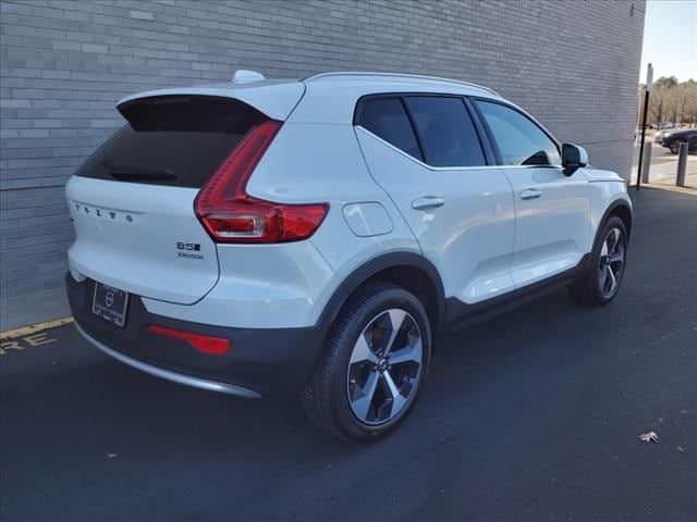 2025 Volvo XC40 Core Bright Theme