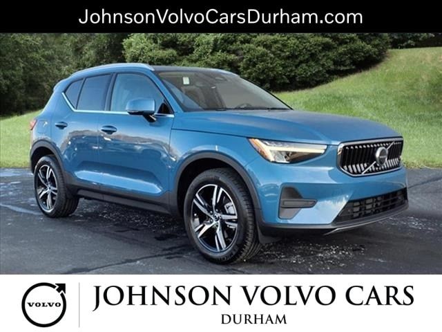 2025 Volvo XC40 Core Bright Theme