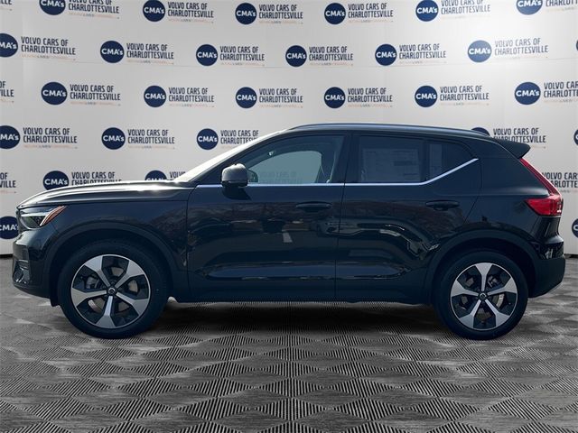 2025 Volvo XC40 Core Bright Theme