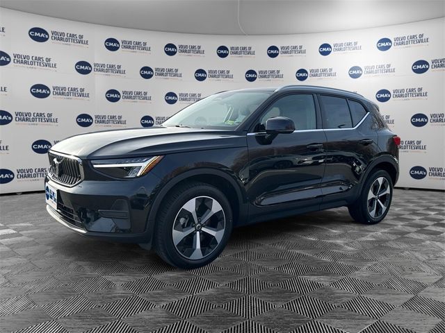 2025 Volvo XC40 Core Bright Theme