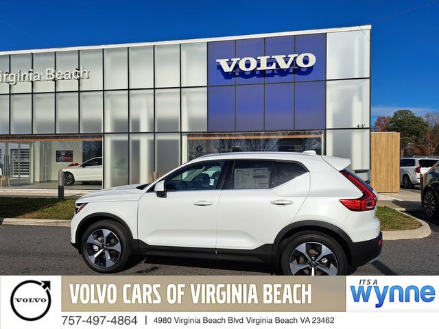 2025 Volvo XC40 Core Bright Theme