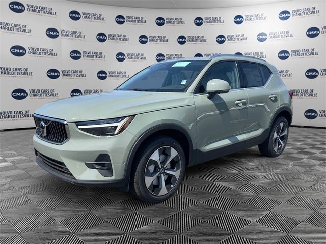 2025 Volvo XC40 Plus Bright Theme