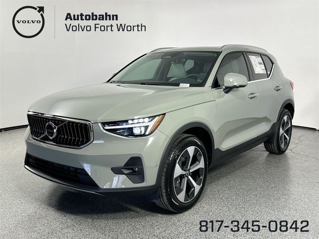 2025 Volvo XC40 Plus Bright Theme