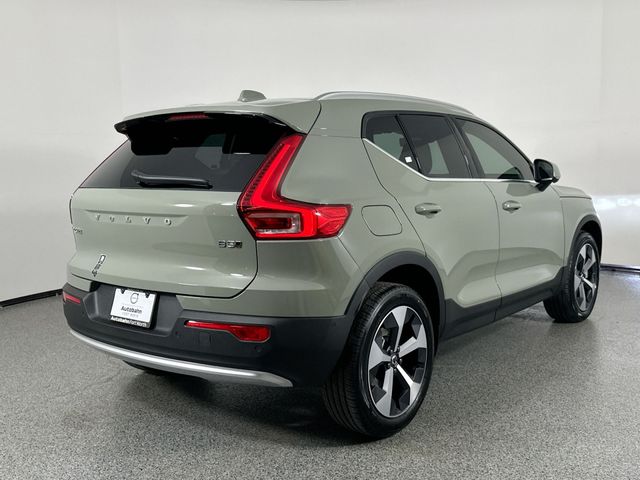 2025 Volvo XC40 Plus Bright Theme