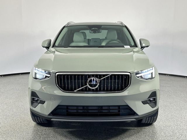 2025 Volvo XC40 Plus Bright Theme