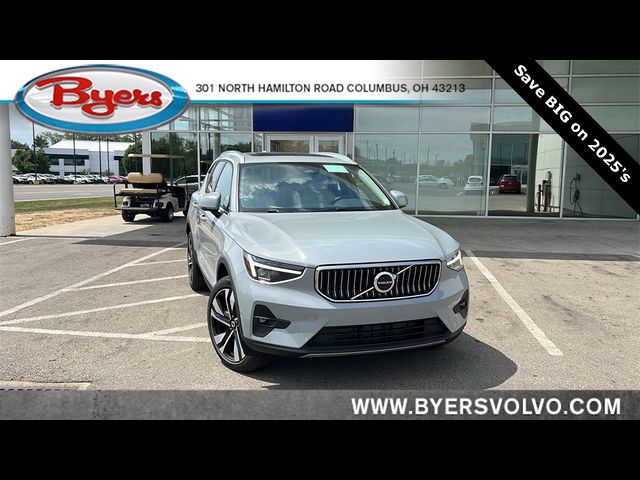 2025 Volvo XC40 Plus Bright Theme