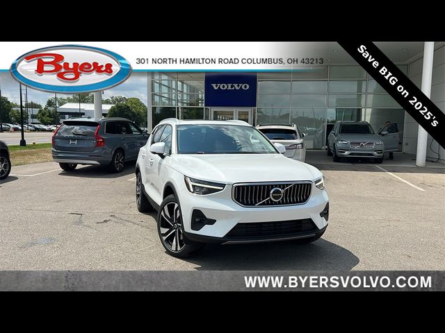 2025 Volvo XC40 Plus Bright Theme