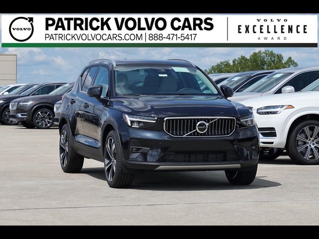 2025 Volvo XC40 Plus Bright Theme