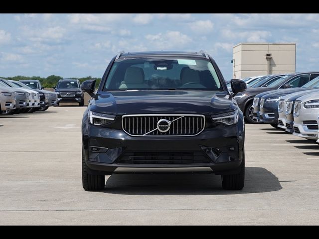 2025 Volvo XC40 Plus Bright Theme