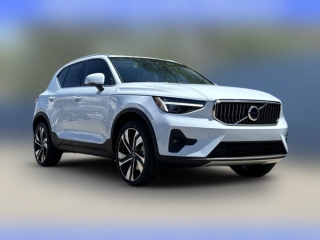 2025 Volvo XC40 Plus Bright Theme