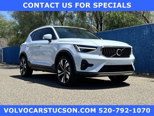 2025 Volvo XC40 Plus Bright Theme