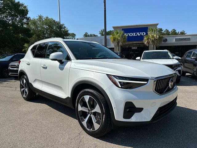 2025 Volvo XC40 Plus Bright Theme