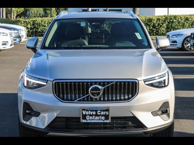 2025 Volvo XC40 Plus Bright Theme