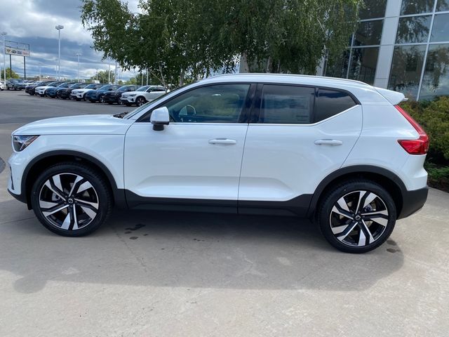 2025 Volvo XC40 Plus Bright Theme