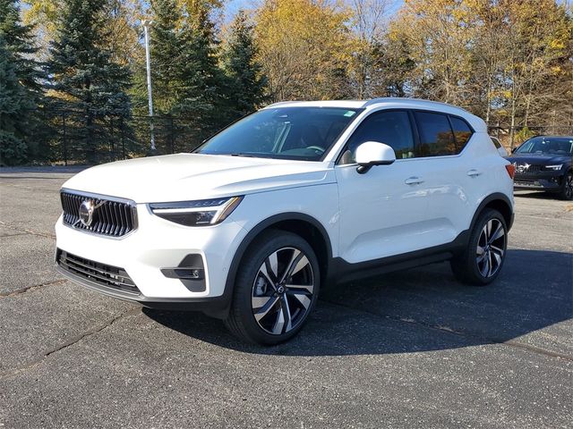 2025 Volvo XC40 Plus Bright Theme