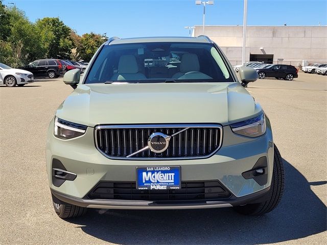 2025 Volvo XC40 Plus Bright Theme