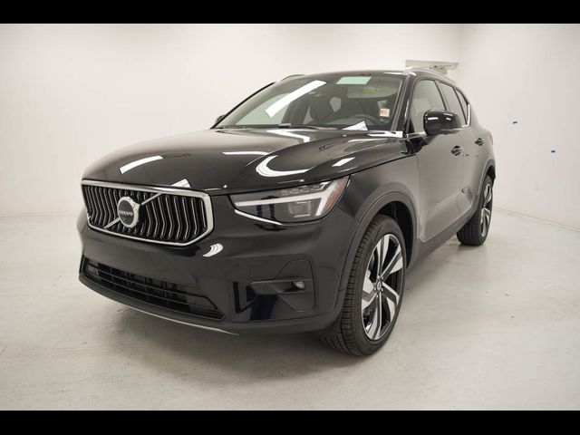 2025 Volvo XC40 Plus Bright Theme