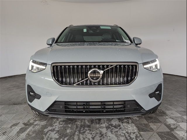 2025 Volvo XC40 Plus Bright Theme