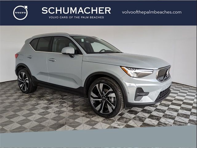 2025 Volvo XC40 Plus Bright Theme