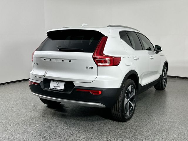 2025 Volvo XC40 Plus Bright Theme