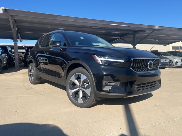 2025 Volvo XC40 Plus Bright Theme