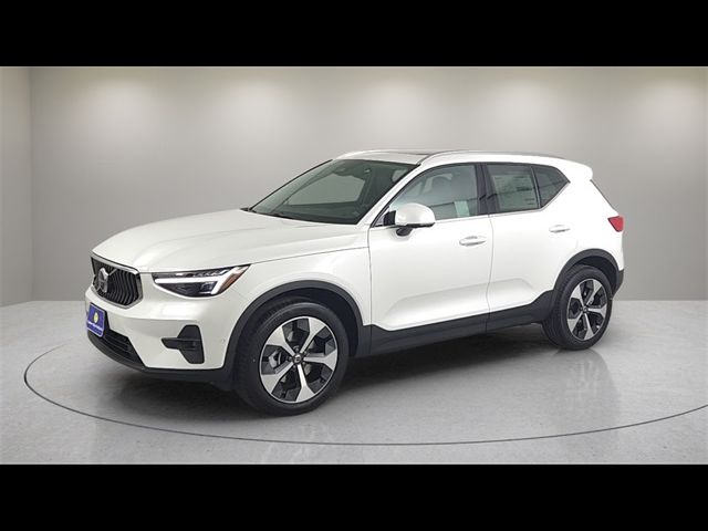 2025 Volvo XC40 Plus Bright Theme