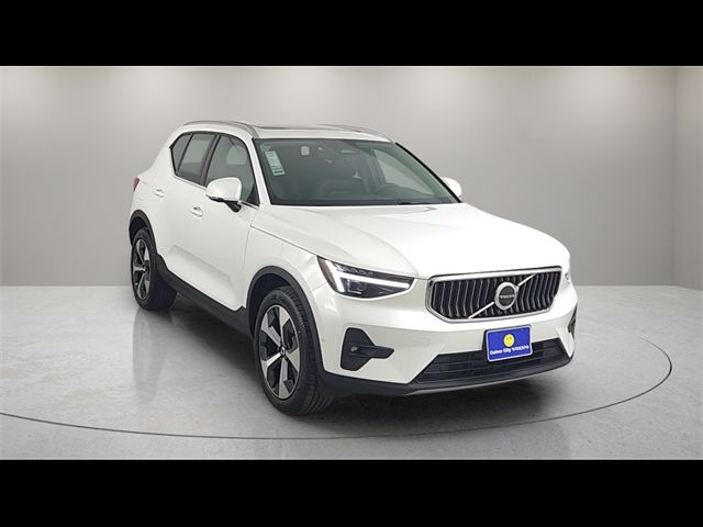 2025 Volvo XC40 Plus Bright Theme