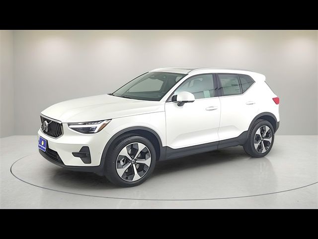 2025 Volvo XC40 Plus Bright Theme