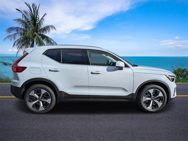 2025 Volvo XC40 Plus Bright Theme