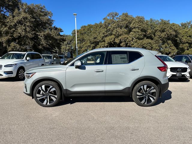 2025 Volvo XC40 Plus Bright Theme