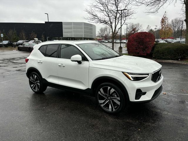 2025 Volvo XC40 Plus Bright Theme