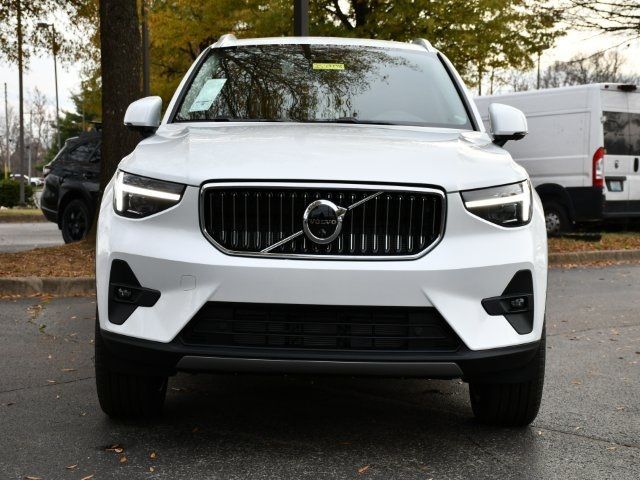 2025 Volvo XC40 Plus Bright Theme