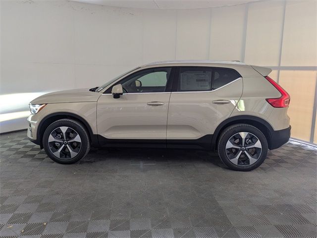 2025 Volvo XC40 Plus Bright Theme