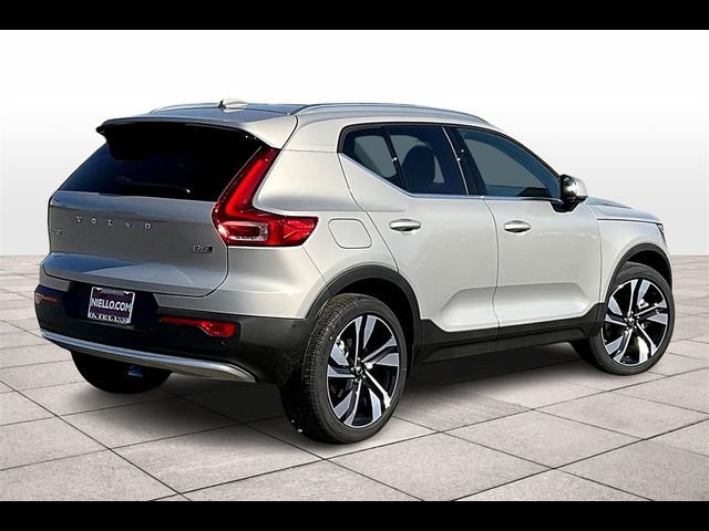 2025 Volvo XC40 Plus Bright Theme