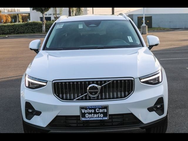 2025 Volvo XC40 Plus Bright Theme