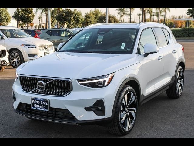 2025 Volvo XC40 Plus Bright Theme